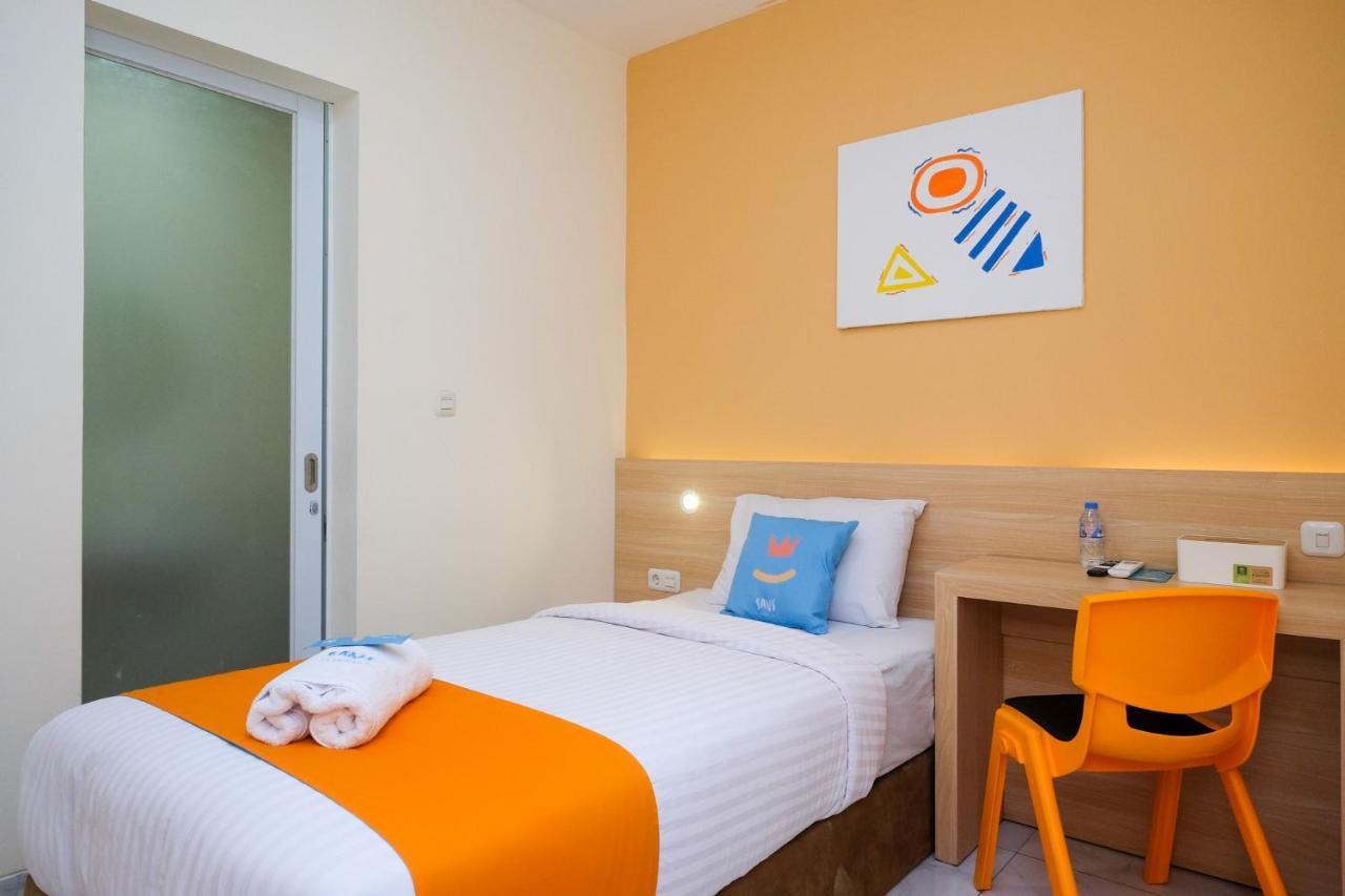 Sans Hotel Aurum Majapahit Semarang Exterior foto