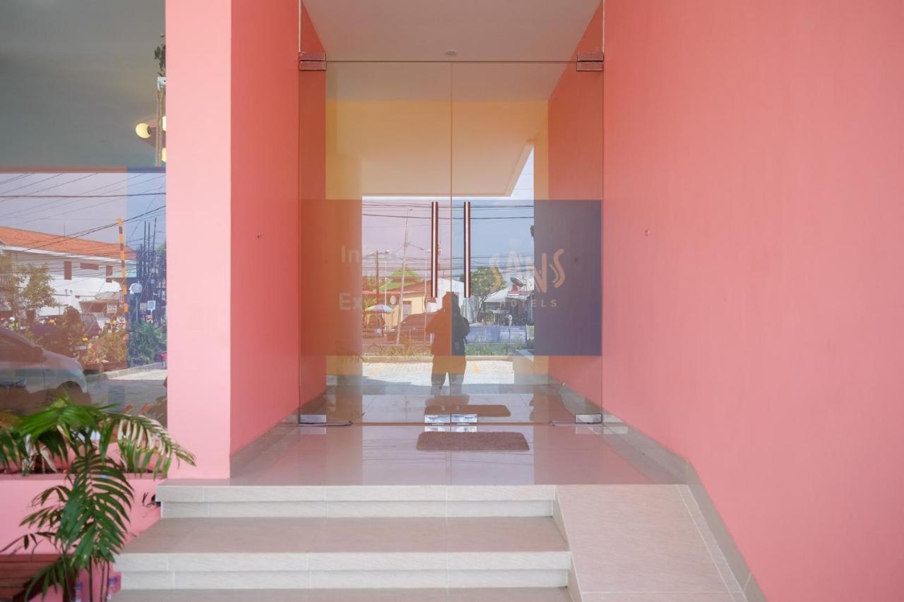 Sans Hotel Aurum Majapahit Semarang Exterior foto